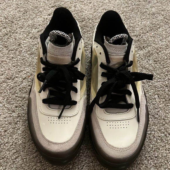 CARID B REEBOK - Picture 2 of 7